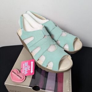 Skechers Wedges Wide Fit Mint Suede Sling Back Sandals Sz 8 Comfy